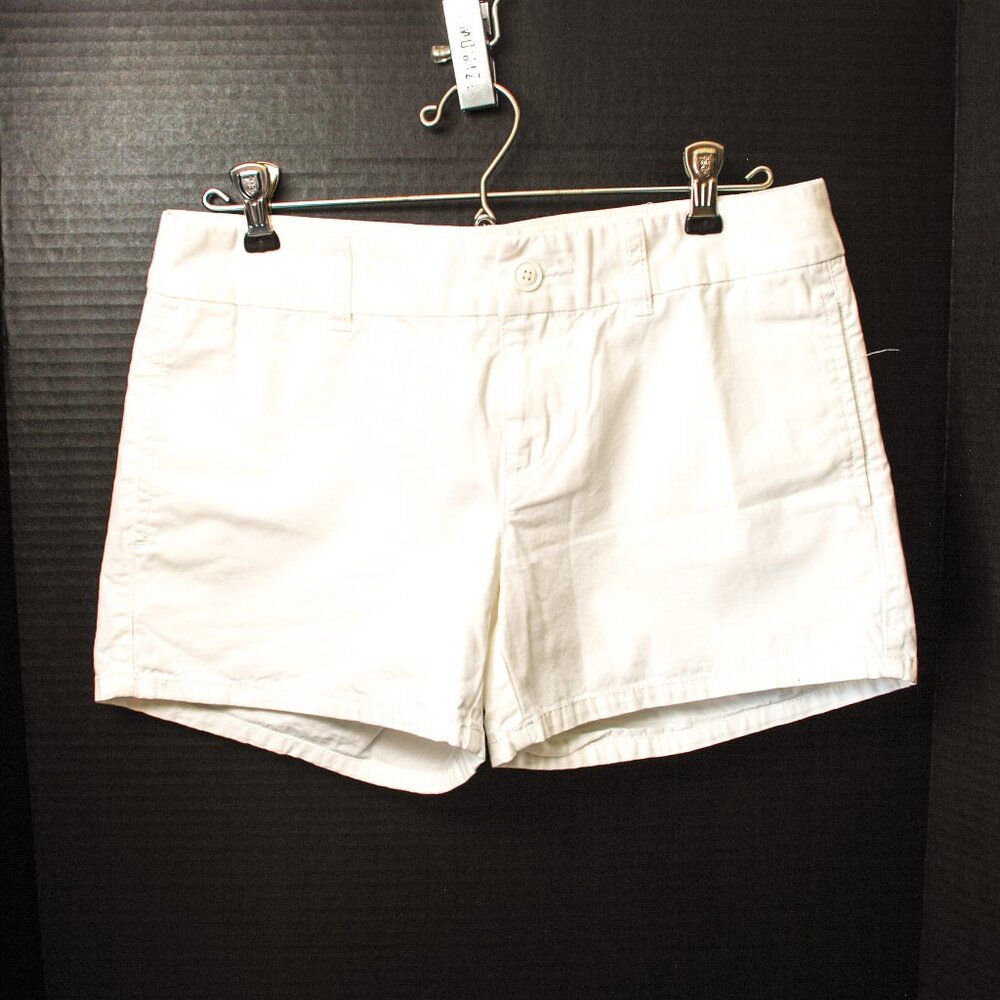 Women's White Gap Hadley chino shorts size 2